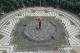 Monumen peringatan Bandung Lautan Api Page 1 Small