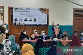 Universitas Pancasila beri pelatihan ramuan herbal untuk warga