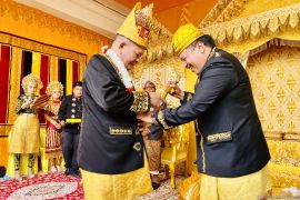 Ketua DPD RI terima gelar kehormatan Ampon Chiek dari Raja Beutong IX Aceh