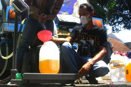 Operasi Pasar Minyak Goreng Curah di Malang