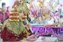 Bupati Bangka Barat ajak warga jaga kelestarian tradisi budaya lokal