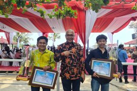 ANTARA "kawinkan" penghargaan jurnalistik Prapanca PWI Jatim