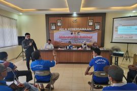 Polda Kalsel ingatkan pentingnya kesadaran hukum dalam berusaha perkayuan