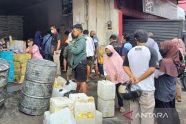 Anggota DPR : Kemendag-BPKP audit investigasi rantai distribusi minyak goreng