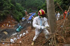 Pesawat tempur China jatuh di Xiangyang akiibatkan satu tewas
