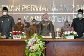 Syah Afandin sampaikan LKPJ Tahun 2021 ke DPRD Langkat