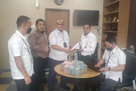 Penyidik terima uang kasus Doni Salmanan dari Reza Arap