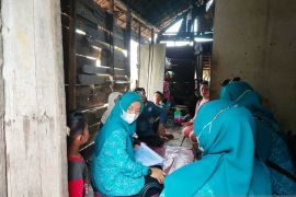 PKK Batola survei sasaran bedah rumah warga Anjir Muara