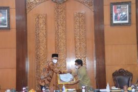 Bupati Sidoarjo apresiasi OPD peraih penghargaan WBBM dan WBK