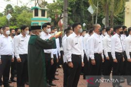 PPPK dan CPNS menerima SK Bupati HSU