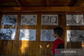 Pameran Foto Peringati Jatuhnya Pesawat Merpati di Gunung Tinombala Page 2 Small
