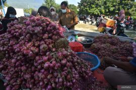 PENJUALAN BAWANG JELANG RAMADAN Page 3 Small