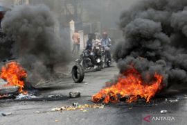 Protes kekerasan gangster dan penculikan di Haiti Page 2 Small