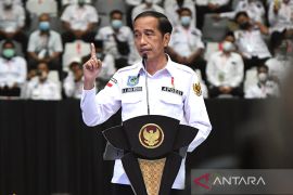 Presiden Jokowi tegaskan semua pihak harus menaati konstitusi