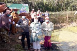 Pesta Panen Ikan PASS, Adaro Ingin Santri Sejahtera dan Mandiri