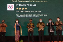 PT Semen Padang raih dua penghargaan pada ajang TOP CSR Awards 2022