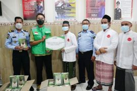 Menjelang Ramadhan, LAZ Taman Zakat sumbang Al Quran untuk napi Medaeng