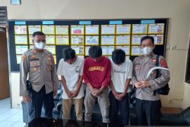 Gerombolan bermotor bersentaja tajam di Cisolok Sukabumi ditangkap