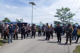 Polisi Mimika bubarkan pendemo tolak Otsus