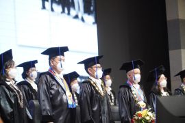 UK Petra kukuhkan 610 wisudawan secara hybrid