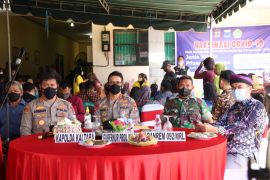 Kapolda Kaltara pantau langsung vaksinasi dan bakti sosial Polda Kaltara bersama PC.PMII dan Sekolah Tinggi Ilmu Ekonomi Bulungan Tarakan