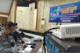 Vaksinasi serentak se-Indonesia digelar pula di Poliban Kalsel