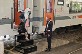 KAI mulai berlakukan aturan baru naik Kereta Api jarak jauh