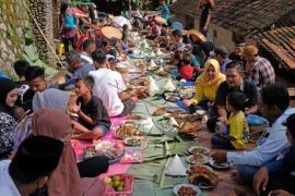 Tradisi Nyadran Arwah Menyambut Ramadhan Page 2 Small