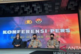 Penyidik Bareskrim periksa ayah dan ibu Indra Kenz