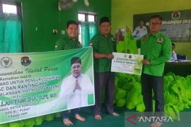 Video : Jelang Ramadhan, Syaifullah Tamliha bagikan ribuan paket sembako di HST