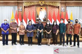 Dekranasda Bali apresiasi penelitian Unhi soal kain tenun endek