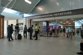 Penumpang Bandara Lombok wajib PCR/Antigen bagi vaksin dosis dua