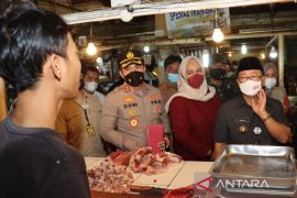 Bupati Cianjur intruksikan ASN berbelanja di pasar tradisional
