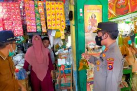 Kapolres Batubara cek harga dan ketersediaan minyak goreng di pasar