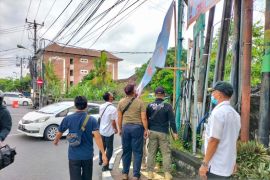 Satpol PP Denpasar tertibkan spanduk dan baliho liar