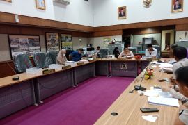 Distribusi bantuan sapi masyarakat terkendala wabah, DPRD Riau panggil Dinas Peternakan