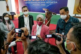 Tukar uang baru di mobil kas keliling BI pakai aplikasi 'Pintar'