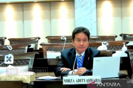 Terpilih di OJK, Mirza Adityaswara mundur dari Preskom OVO