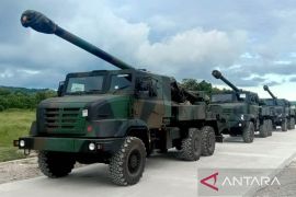 Delapan senjata meriam Cesar 155 MM tiba di Kupang