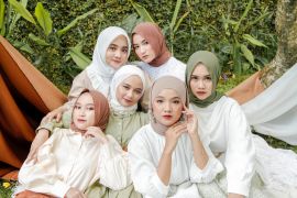 Putih dan Abu-Abu hadirkan semarak Idul Fitri 2022