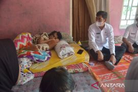 Pemkot Sawahlunto bantu biaya pengobatan warga
