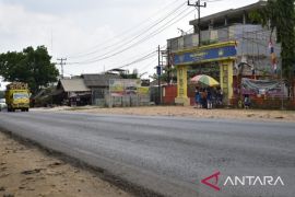 Perbaikan jalan rusak di Sumsel akan selesai pada H-15