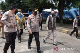 Kapolda Sulsel memantau ketersediaan minyak goreng curah