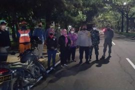 Kelurahan Kayu Putih gencarkan patroli antisipasi gangguan keamanan