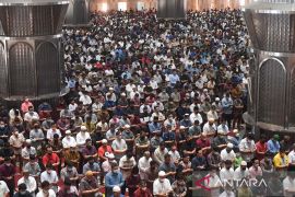 Shalat Jumat pertama bulan ramadhan 1443 H di Masjid Istiqlal