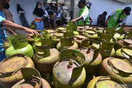 Pengamat: Subsidi besar untuk BBM dan LPG agar harga tetap terjangkau