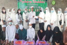 Ikiawan Kapuas berbagi di bulan Ramadhan