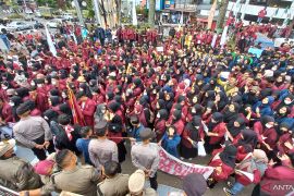 Ratusan Mahasiswa "Bukittinggi Bergerak" demo ke DPRD