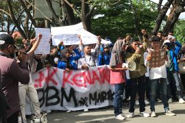 Unjuk rasa di depan kampus Unpatti Ambon berlangsung damai, begini kronologinya