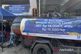 Pemkab Jember gelar operasi pasar minyak goreng saat Safari Ramadhan